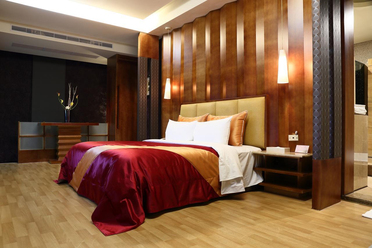 Cartier Motel Taichung Luaran gambar